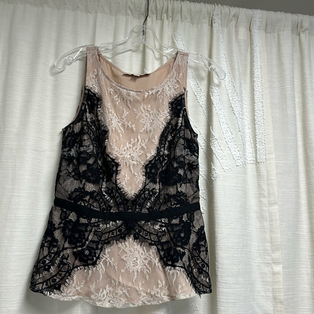 Loft size 2 Nude/black lace overlay sleeves top with ribbon waist